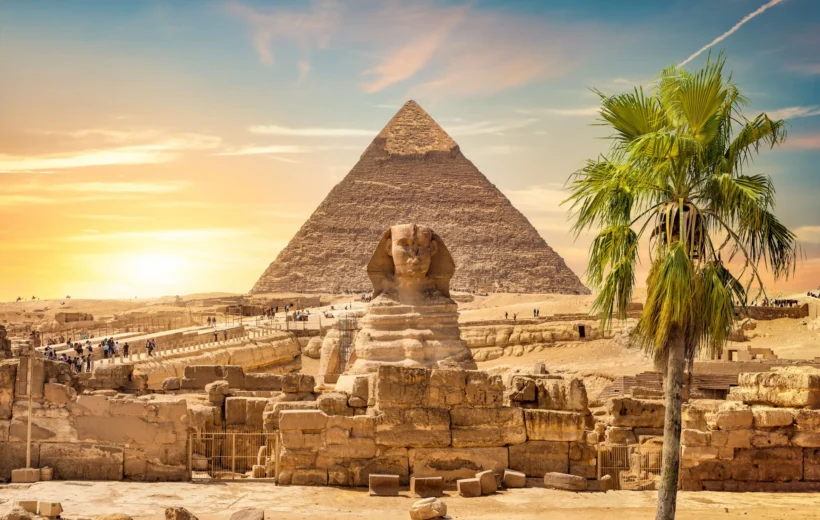 Tour in cairo to Giza Pyramids and Sphinx, Memphis and Saqqara